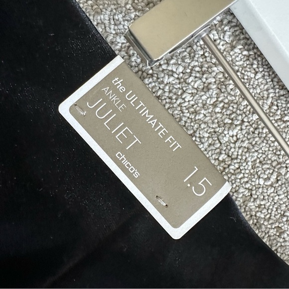 Chico's The Juliet‎ Velveteen Ankle Pants Black size 1.5/10 The Ultimate Fit NWT - Picture 5 of 8